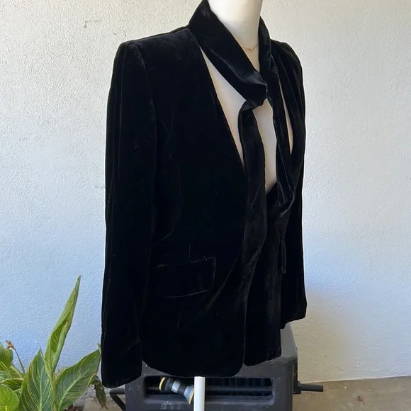 FRAME Velvet Neck Tie Blazer - Picture 9 of 16